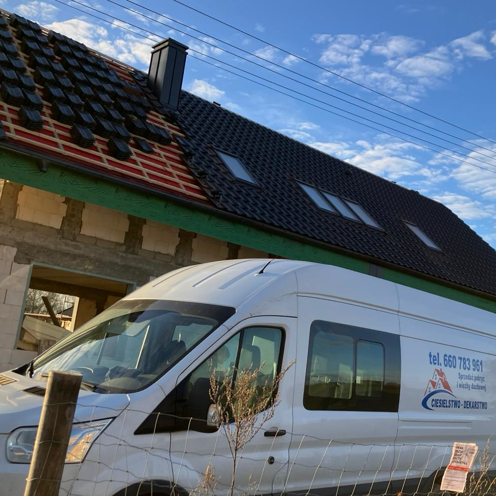 Energooszczędny dach w Otuszu z izolacją nakrokwiową PIR i dachówką ceramiczną